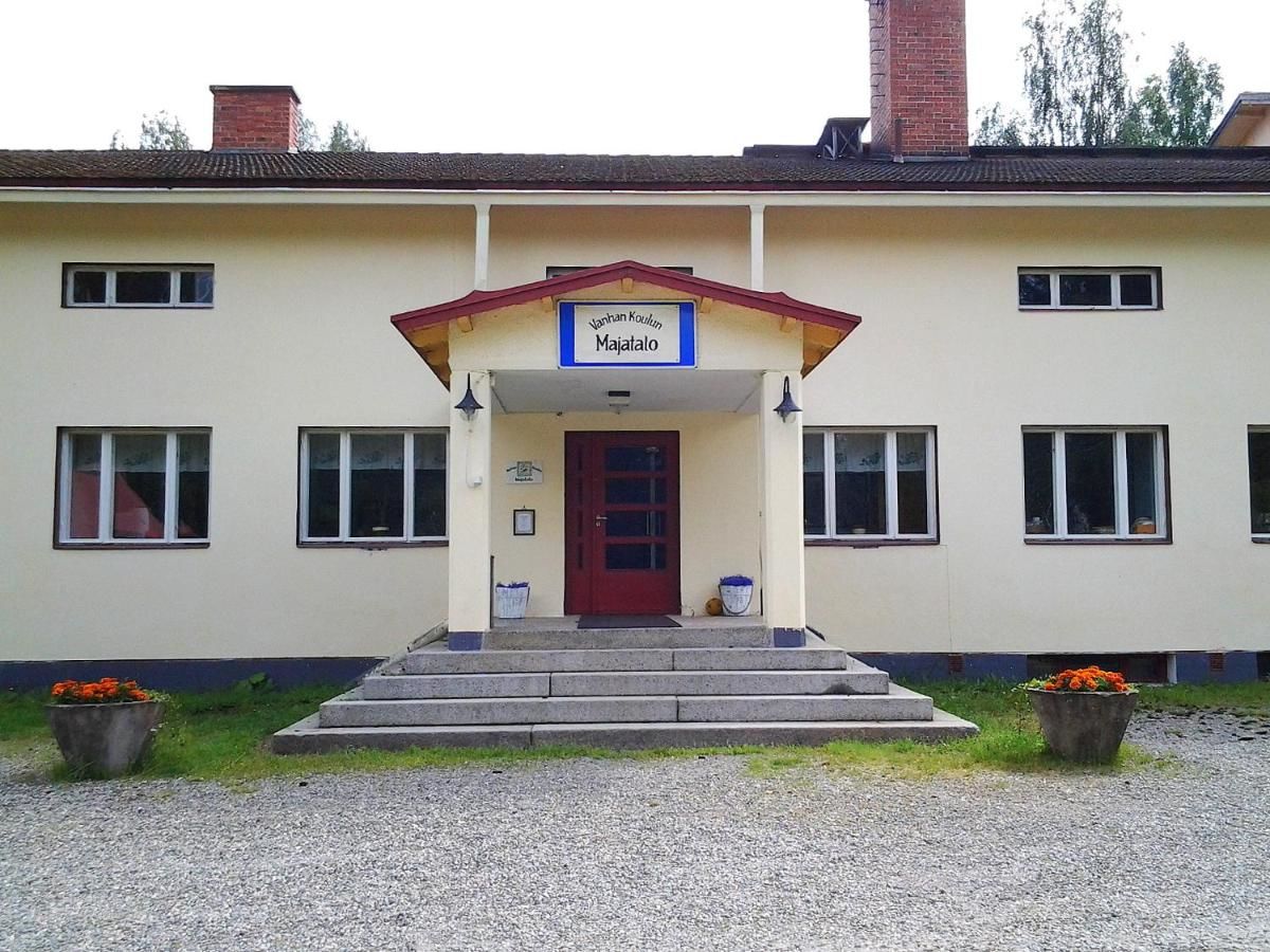 Хостелы Vanhan Koulun Majatalo-Old School Guest House Колинкюла-40